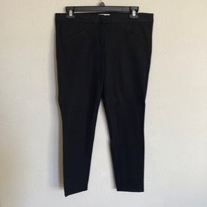 Gap stretch cropped skinny work pants. Black